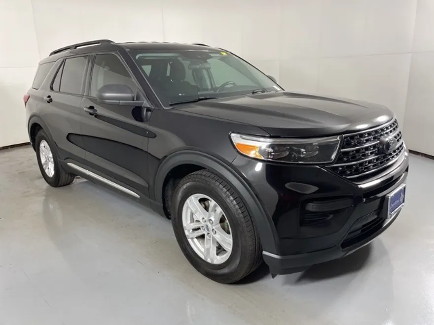 2021 Ford Explorer XLT photo 1