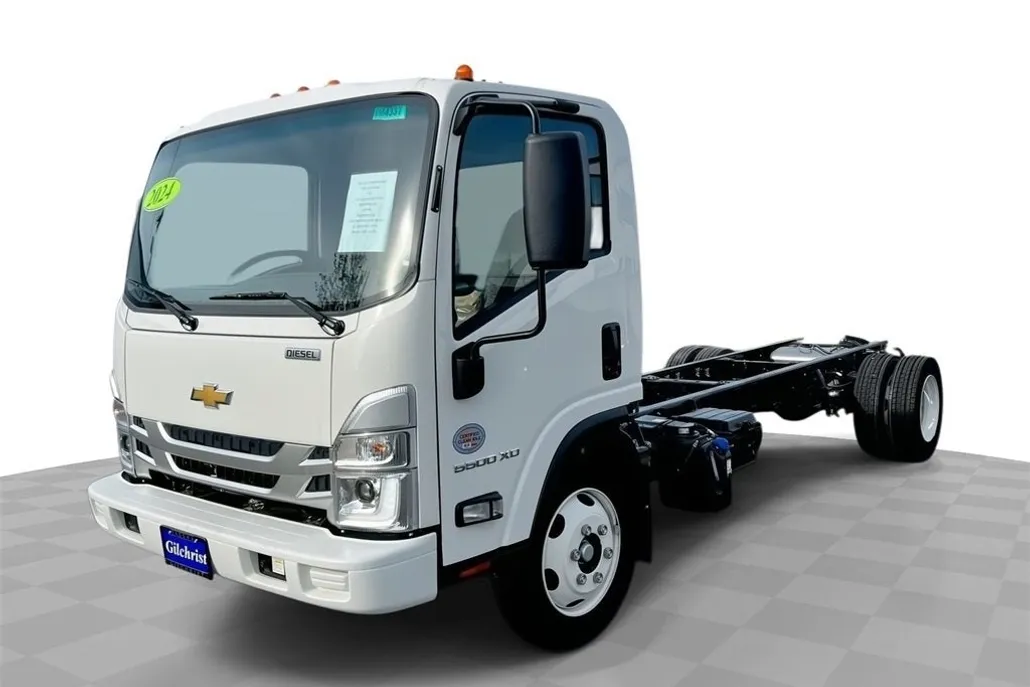 2024 Chevrolet Silverado photo 1