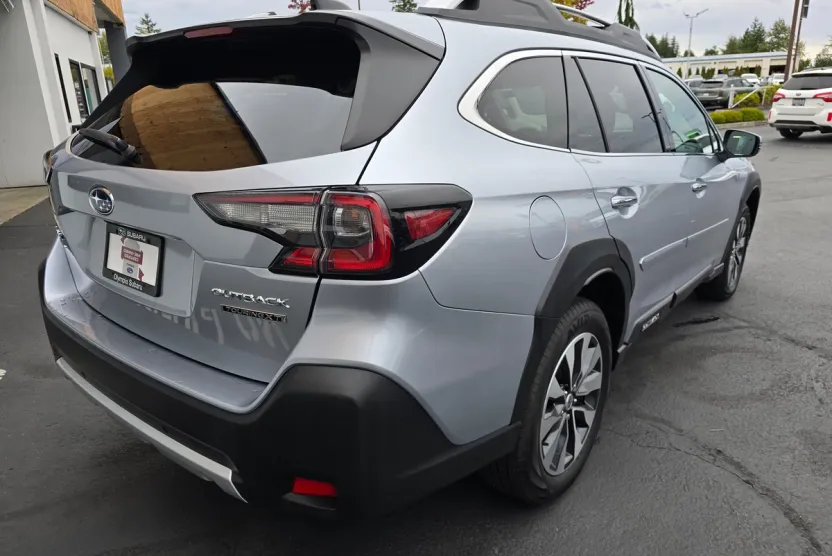 2024 Subaru Outback Touring XT photo 1