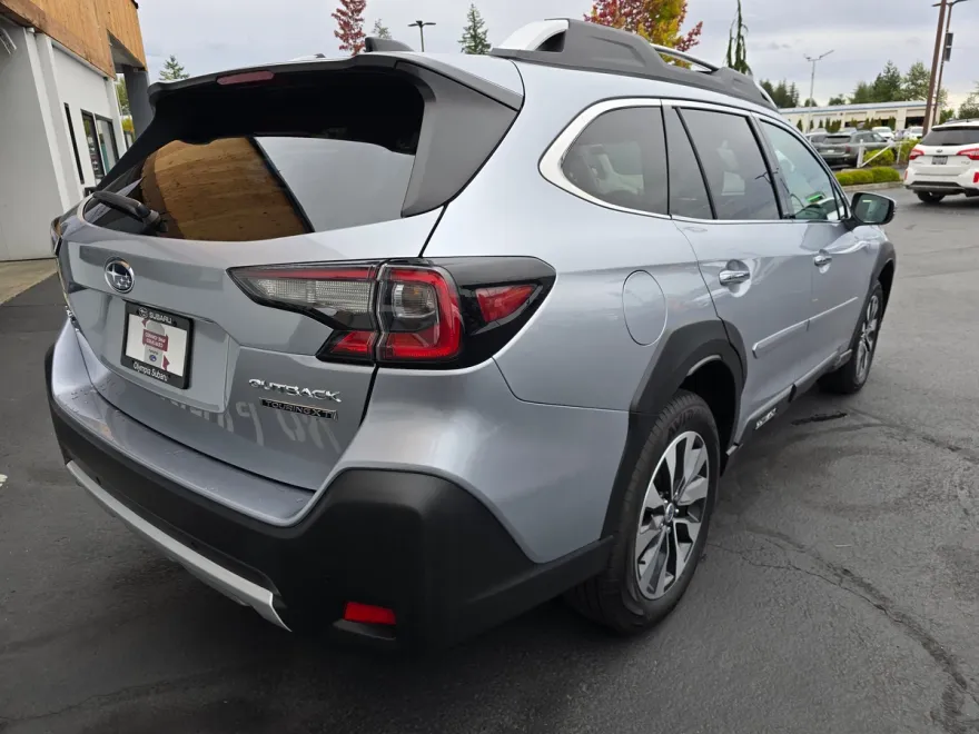 2024 Subaru Outback Touring XT photo 1