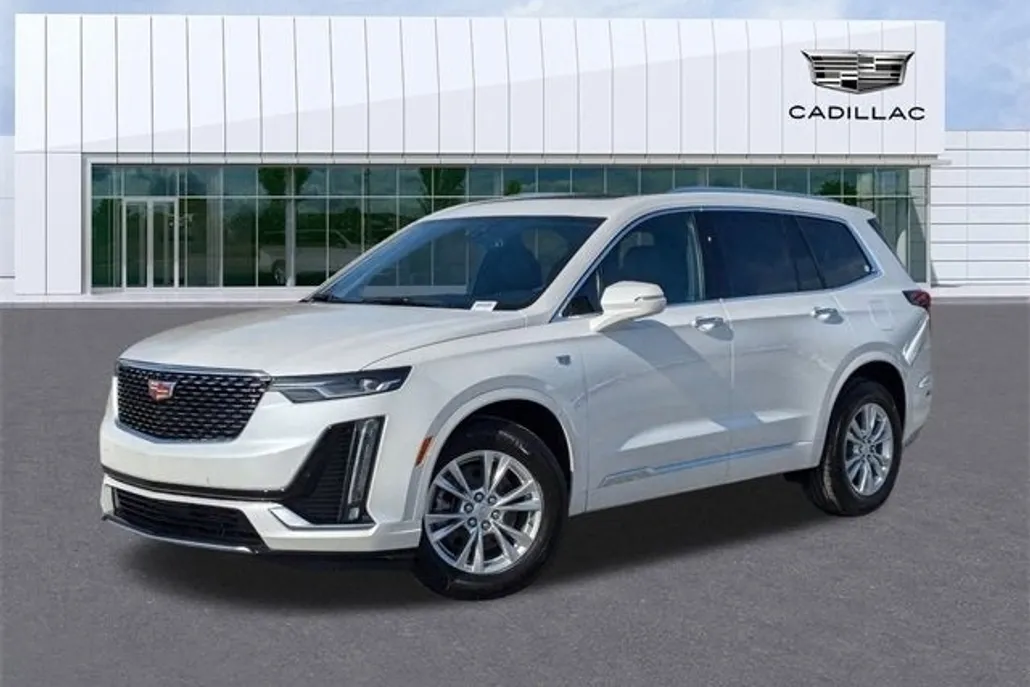 2025 Cadillac XT6 Luxury photo 1