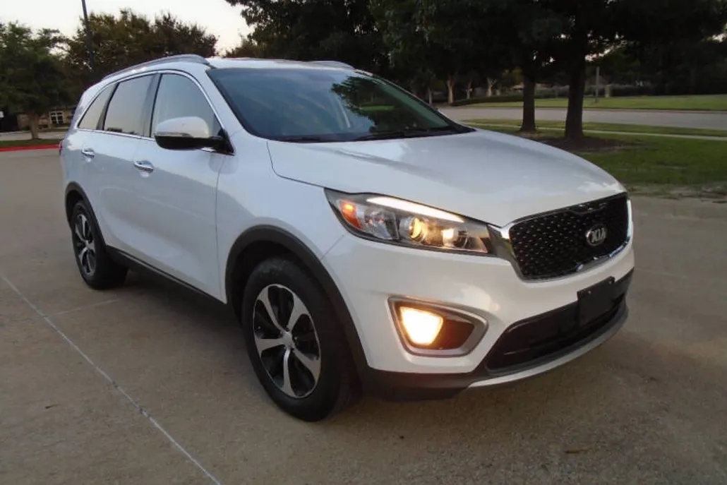 2016 Kia Sorento EX photo 1