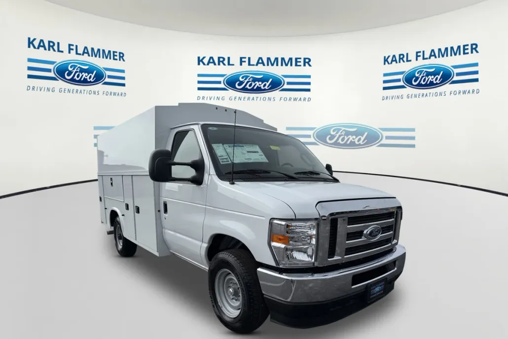 2025 Ford E-350 photo 1