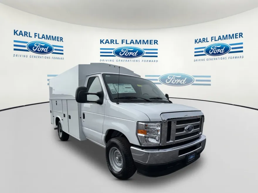 2025 Ford E-350 photo 1