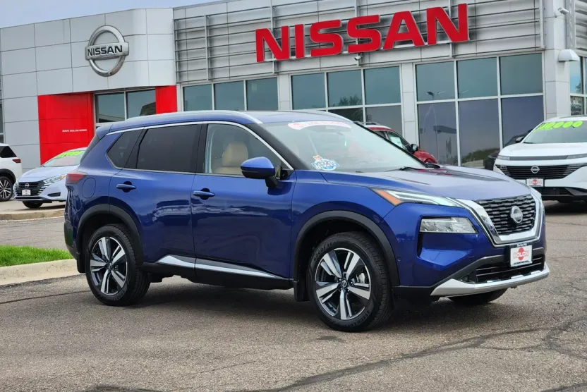 2023 Nissan Rogue Platinum photo 1
