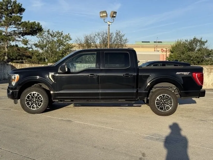 2023 Ford F-150 XLT photo 1