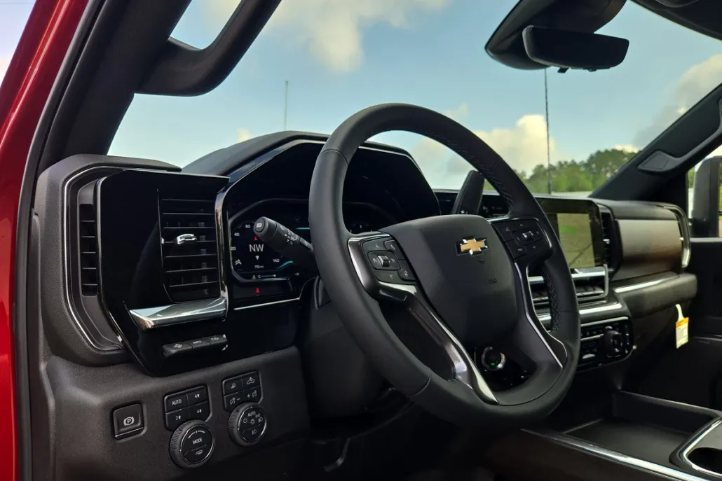 2025 Chevrolet Silverado 3500HD High Country photo 1