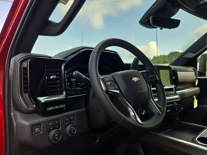 2025 Chevrolet Silverado 3500HD High Country photo 1