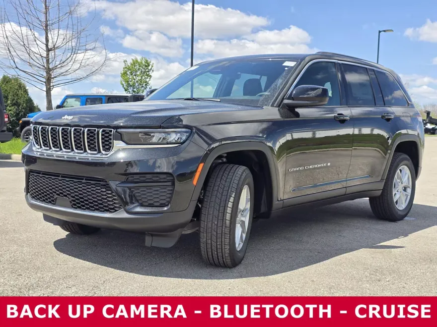 2025 Jeep Grand Cherokee Laredo photo 1