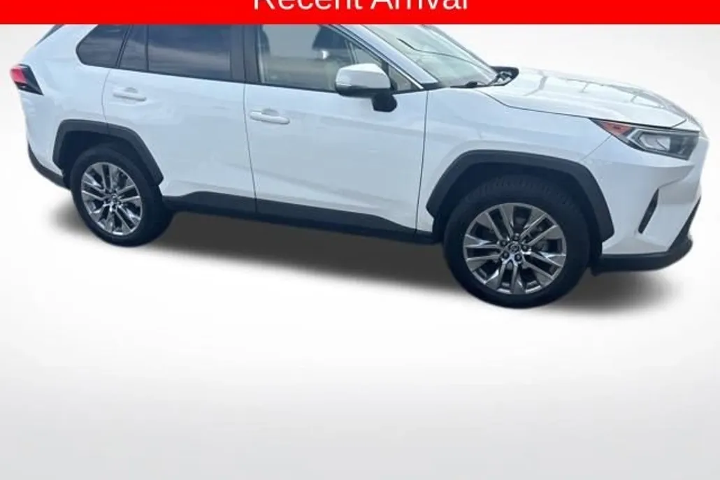 2019 Toyota RAV4 XLE Premium photo 1