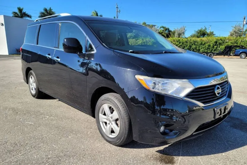 2016 Nissan Quest S photo 1