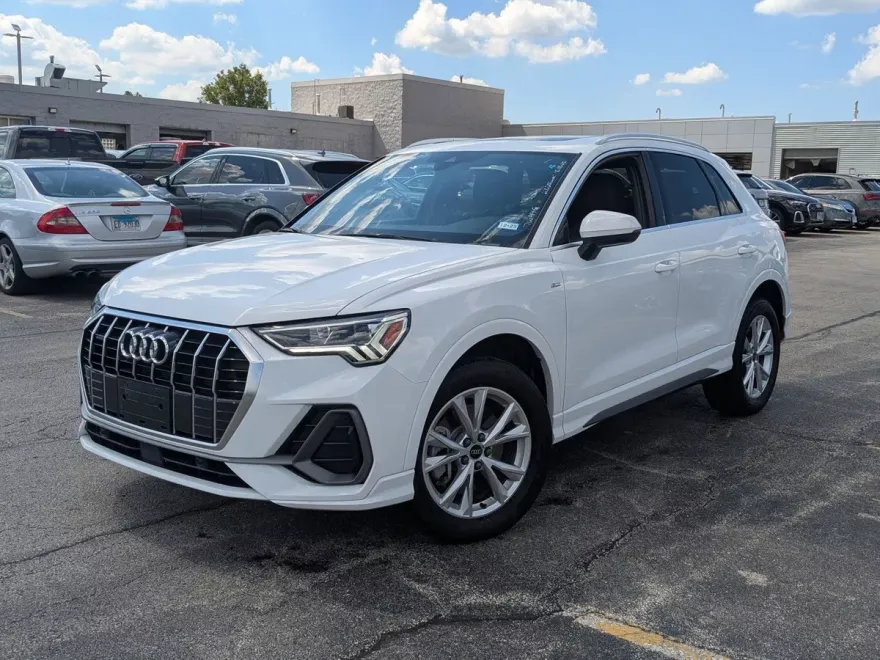 2024 Audi Q3 S line Premium photo 1