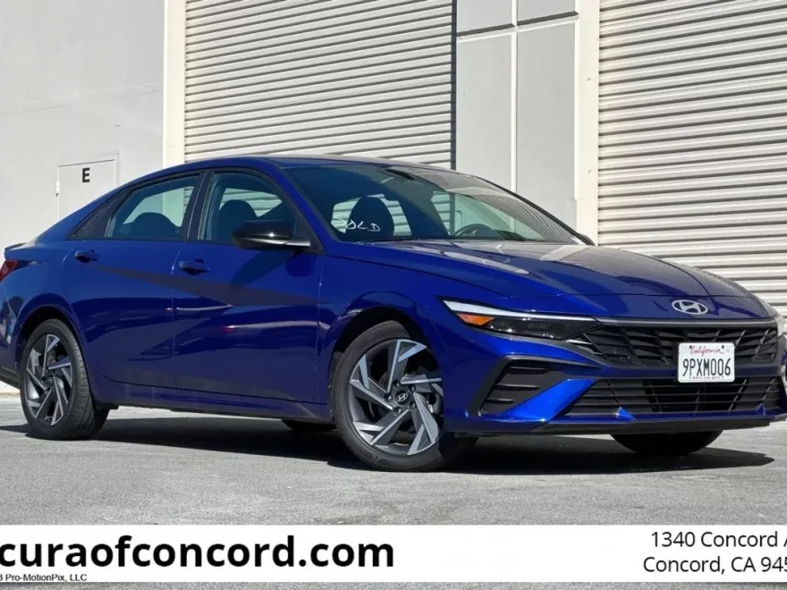 2025 Hyundai Elantra SEL Sport photo 1