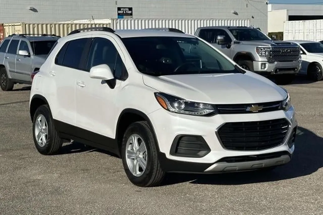 2022 Chevrolet Trax LT photo 1