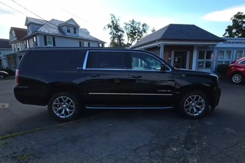 2018 Gmc Yukon XL SLE photo 1