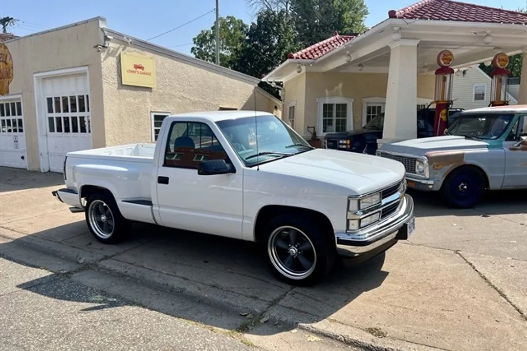 1998 Chevrolet Silverado photo 1