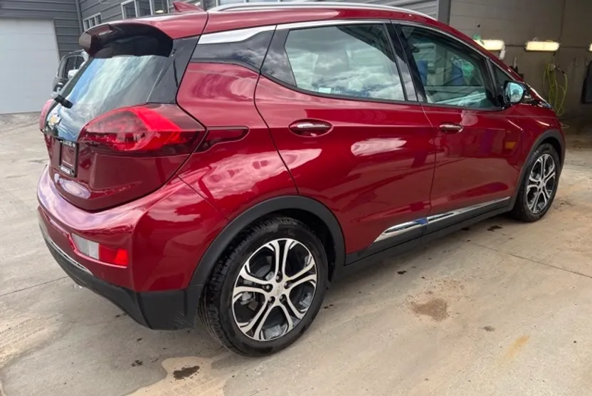 2017 Chevrolet Bolt EV Premier photo 1