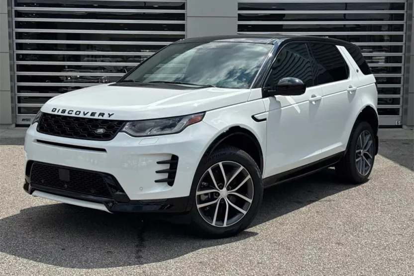 2024 Land Rover Discovery Sport SE photo 1
