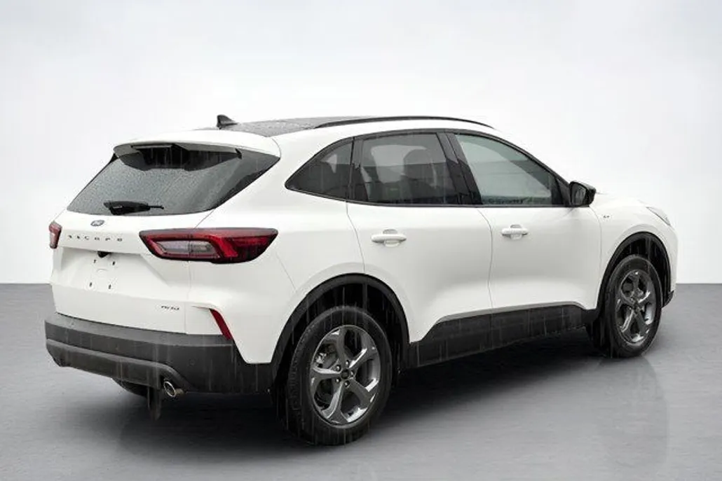 2025 Ford Escape ST-Line photo 1
