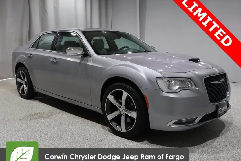 2018 Chrysler 300 Limited photo 1