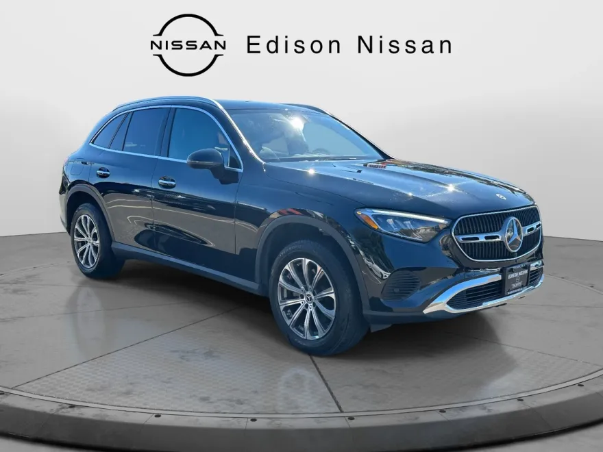 2024 Mercedes Benz GLC 300 4MATIC photo 1