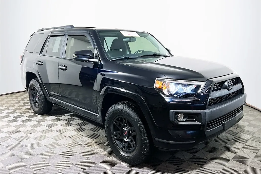 2019 Toyota 4Runner Limited photo 1