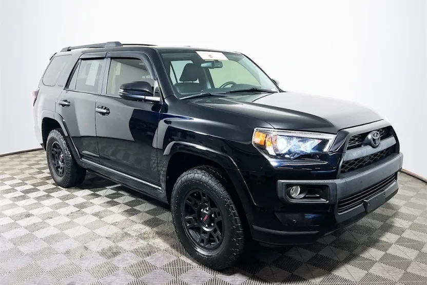 2019 Toyota 4Runner Limited photo 1