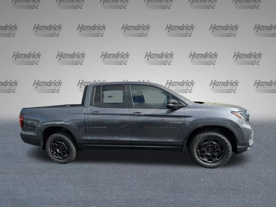 2025 Honda Ridgeline TrailSport photo 1