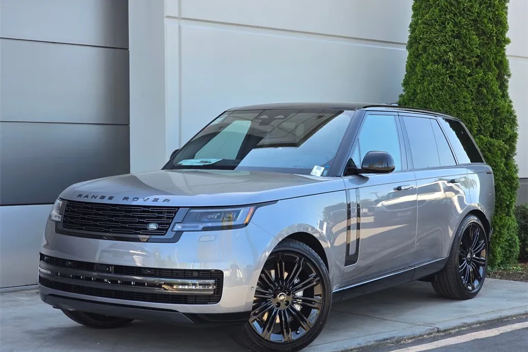 2025 Land Rover Range Rover SE photo 1