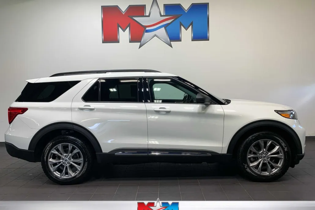 2022 Ford Explorer XLT photo 1