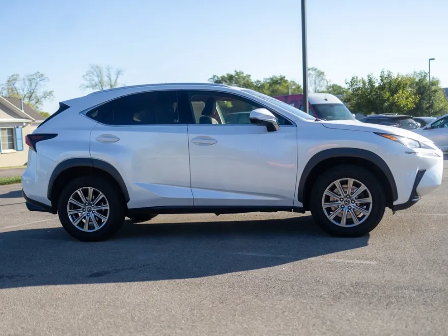 2019 Lexus NX 300 Luxury photo 1