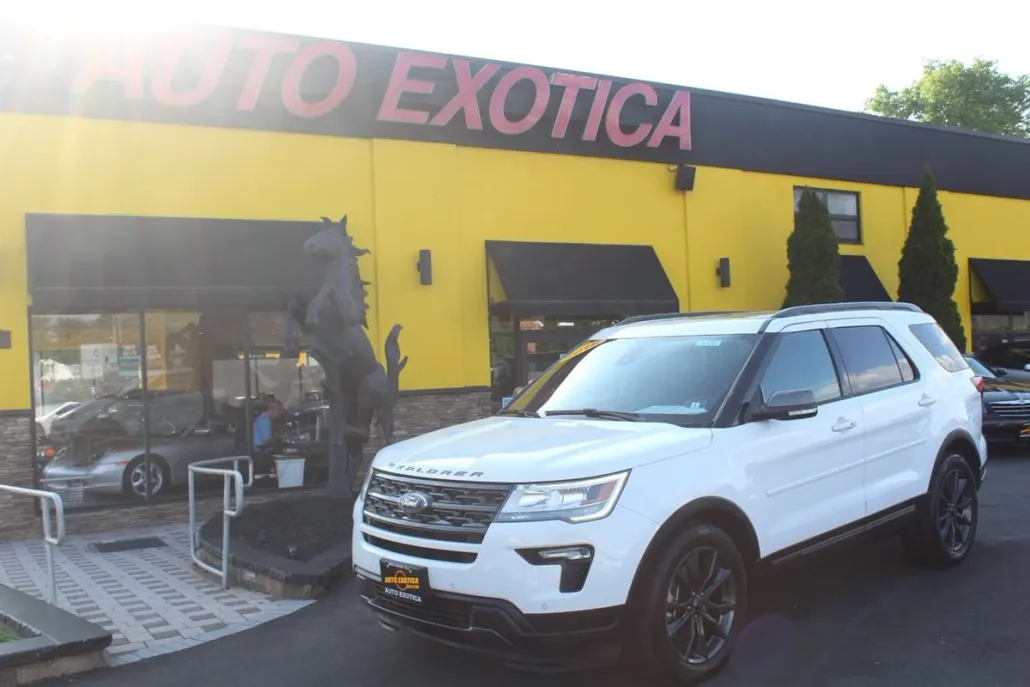 2019 Ford Explorer XLT photo 1