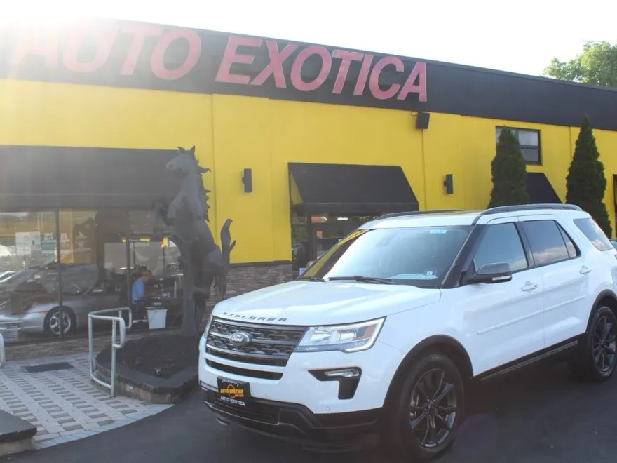 2019 Ford Explorer XLT photo 1