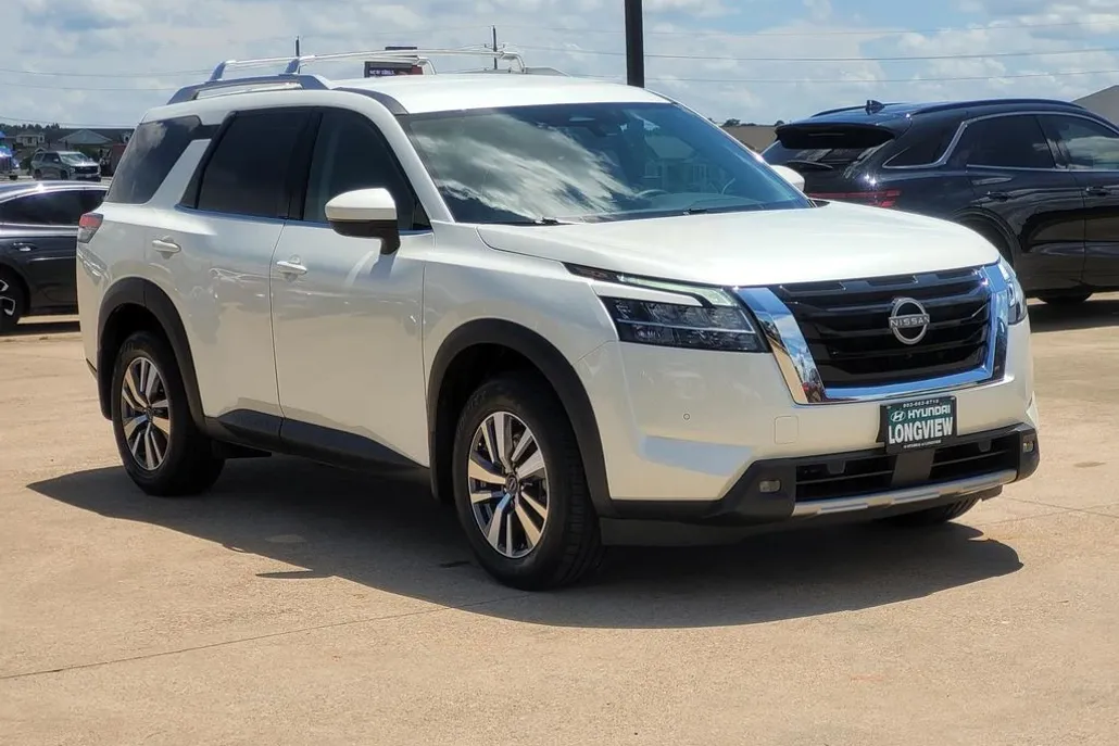 2023 Nissan Pathfinder SL photo 1