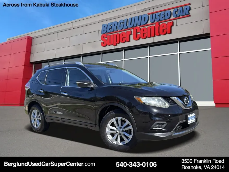 2015 Nissan Rogue SV photo 1
