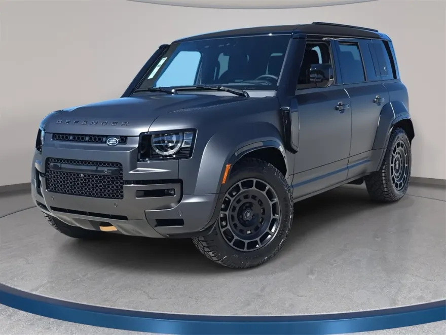 2025 Land Rover Defender 110 V8 photo 1