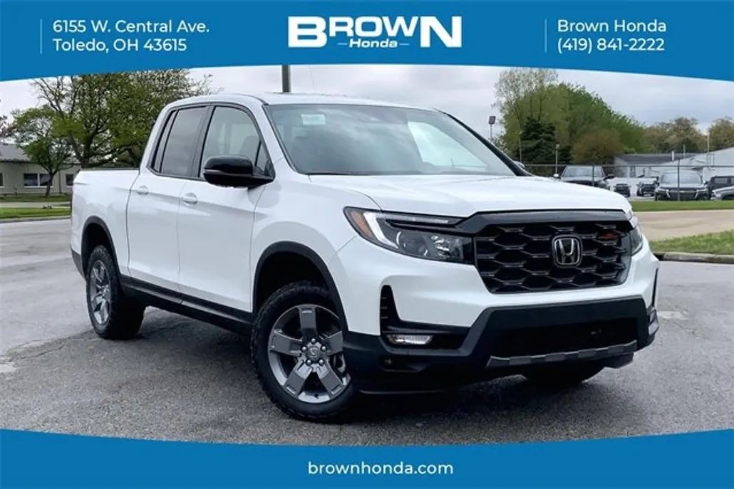 2025 Honda Ridgeline TrailSport photo 1