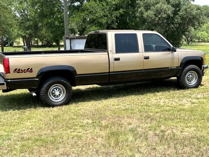 1999 Chevrolet Silverado 3500HD Base photo 1