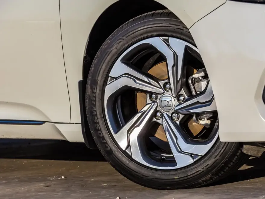 2019 Honda Accord EX photo 1