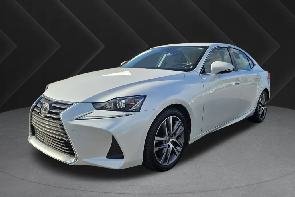 2019 Lexus IS 300 photo 1