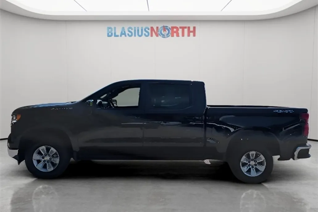 2025 Chevrolet Silverado 1500 LT photo 1