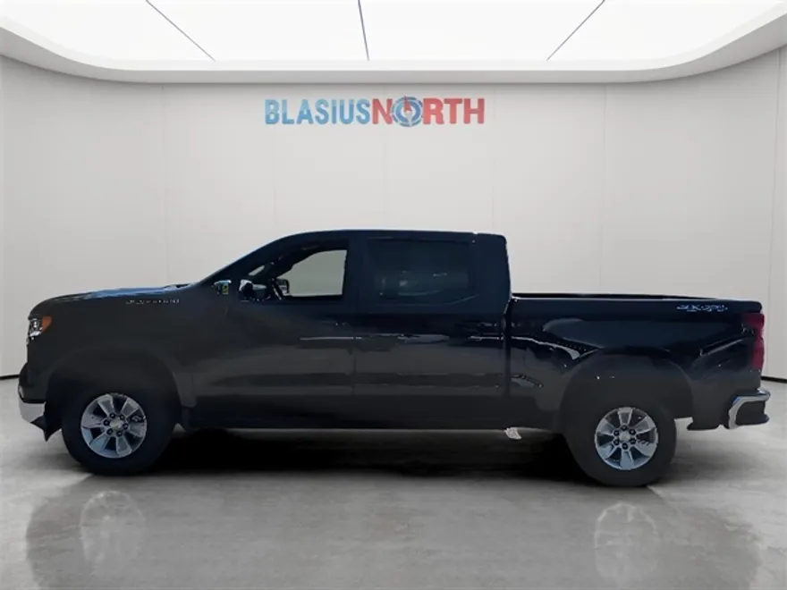 2025 Chevrolet Silverado 1500 LT photo 1