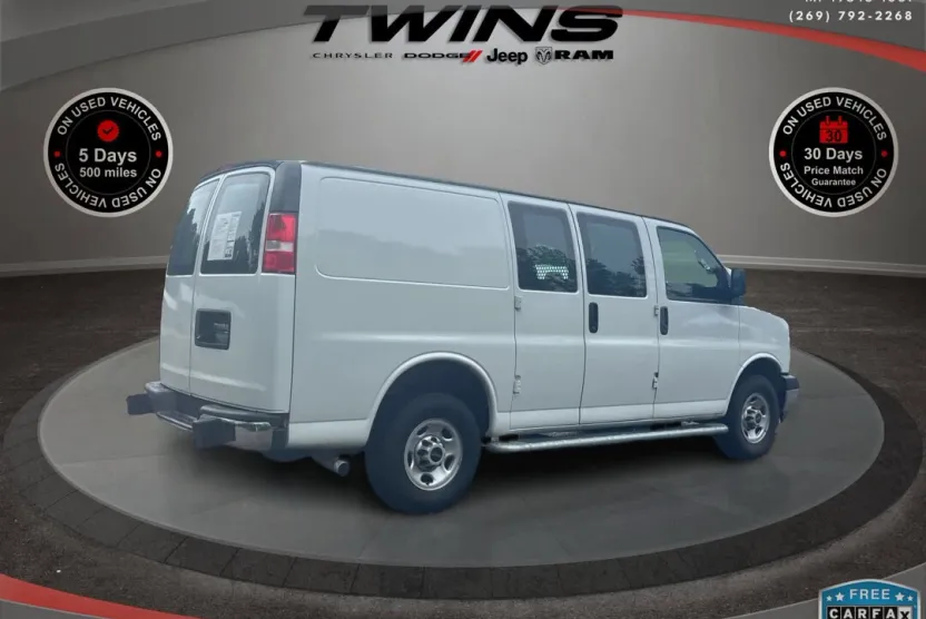 2024 Gmc Savana Cargo 2500 photo 1