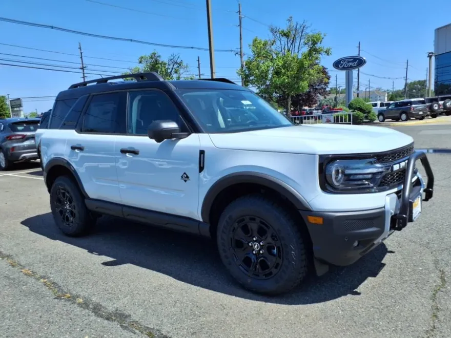 2025 Ford Bronco Sport Outer Banks photo 1