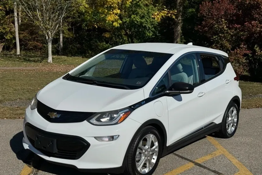2018 Chevrolet Bolt EV photo 1