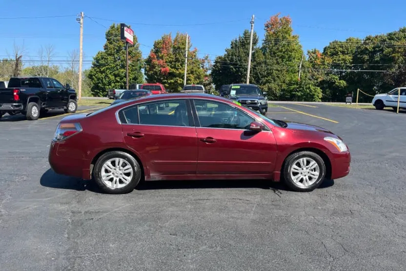 2012 Nissan Altima 2.5 S photo 1