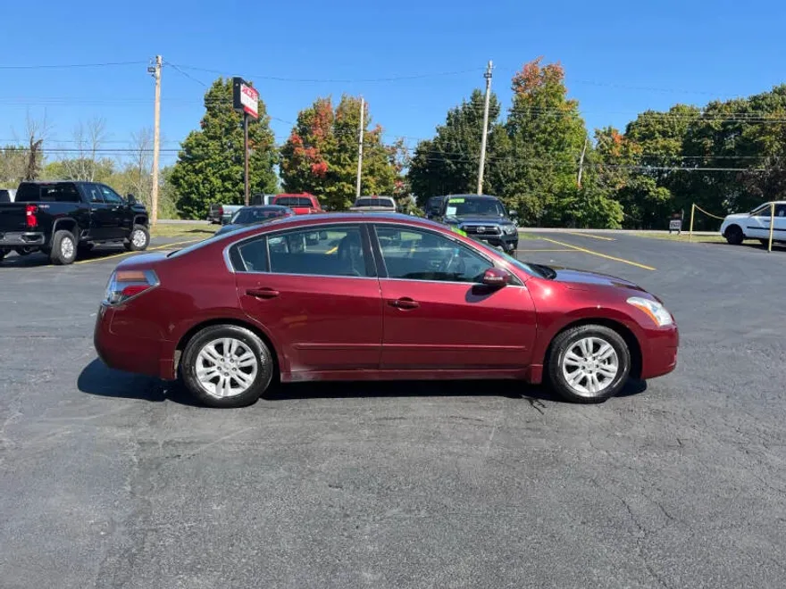 2012 Nissan Altima 2.5 S photo 1