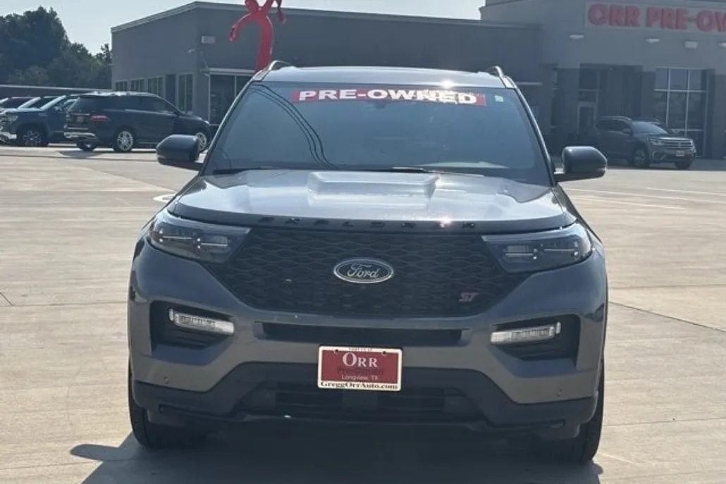 2021 Ford Explorer ST photo 1
