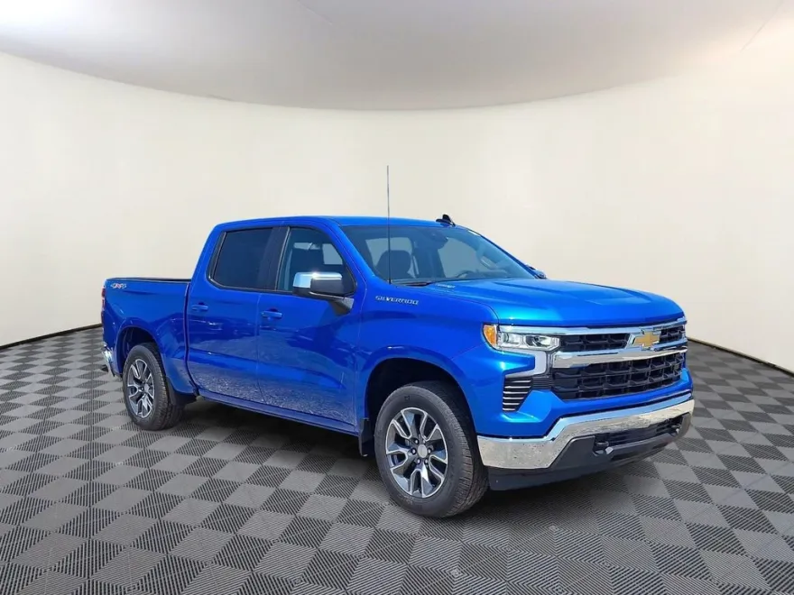 2025 Chevrolet Silverado 1500 LT photo 1