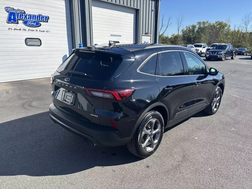 2025 Ford Escape ST-Line Select photo 1